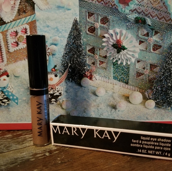 Mary Kay® Liquid Eye Shadow.14 oz. - Picture 2 of 4